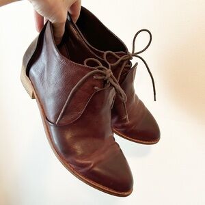 Kelsi Dagger Anthropologie Burgundy Court Oxford Laced Leather Shoes - Size 8.5